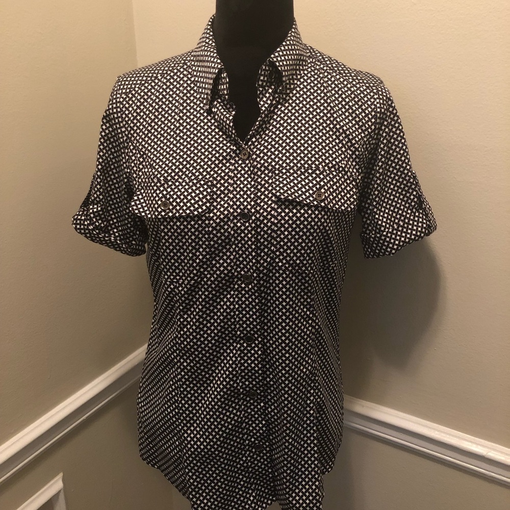 Short sleeve button down top